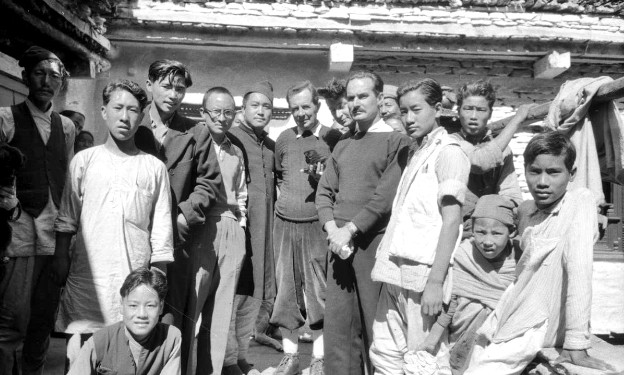 concetto guttuso e giuseppe tucci villaggio nepalese 1952